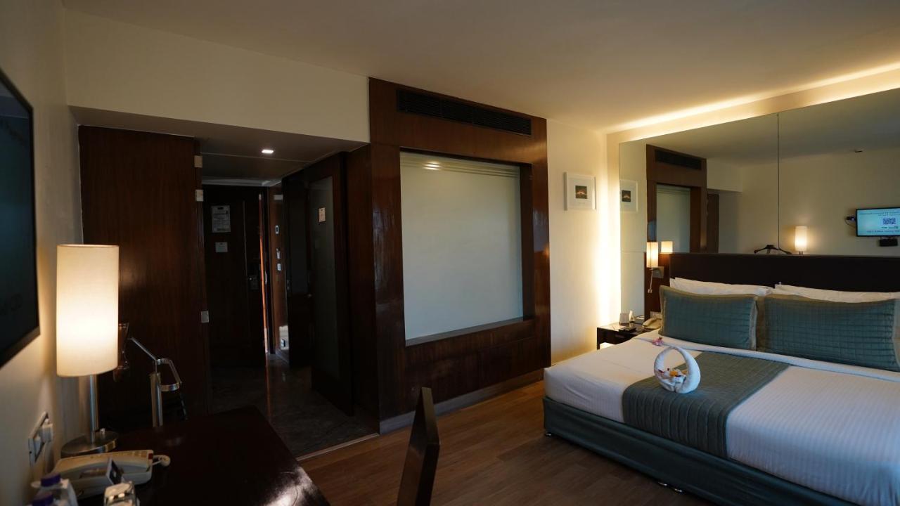 St Laurn Koregaon Park Púna Exteriér fotografie
